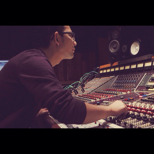 Here’s a picture of @musicatsuya faking it. 😂 #EastWestStudios #EastWest